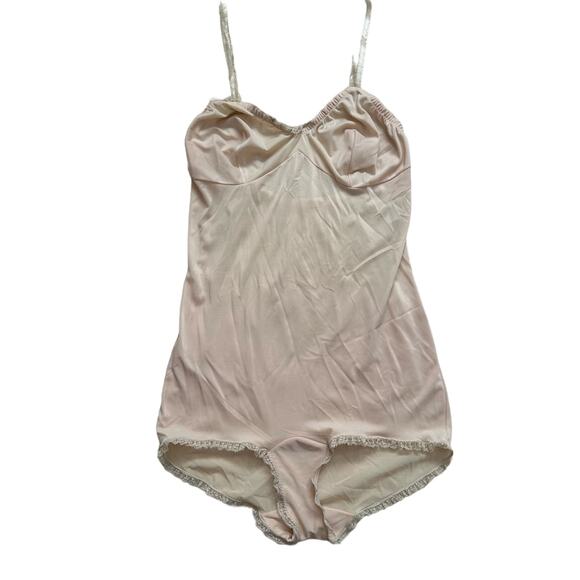 Vintage Small 32 Nude Lace Bodysuit Vanity Fair Made in USA Coquette - Picture 1 of 7